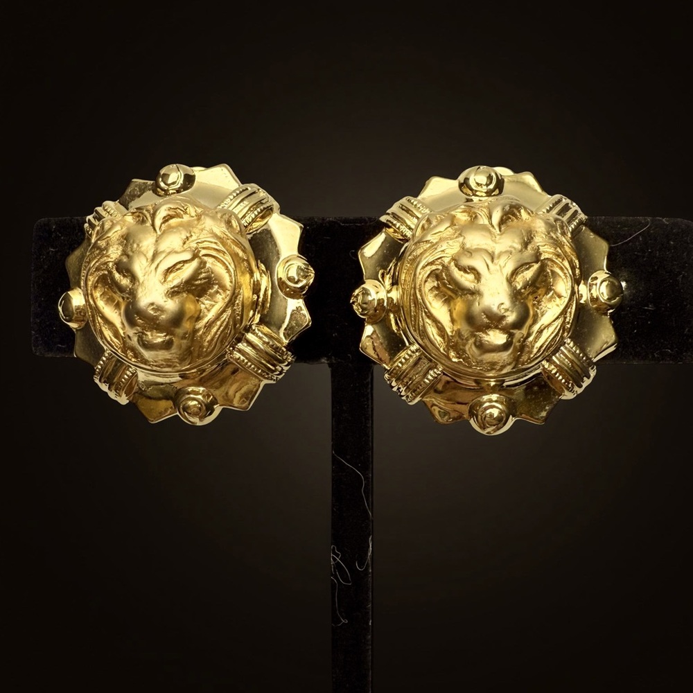 RARE Vintage Matte & Shiny Gold Tone Regal Lion Head Statement Clip Earrings